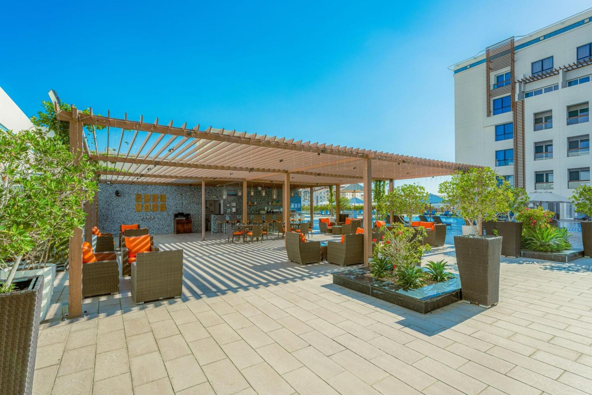 Four Points By Sheraton Al Ain Exterior foto Rooftop bar