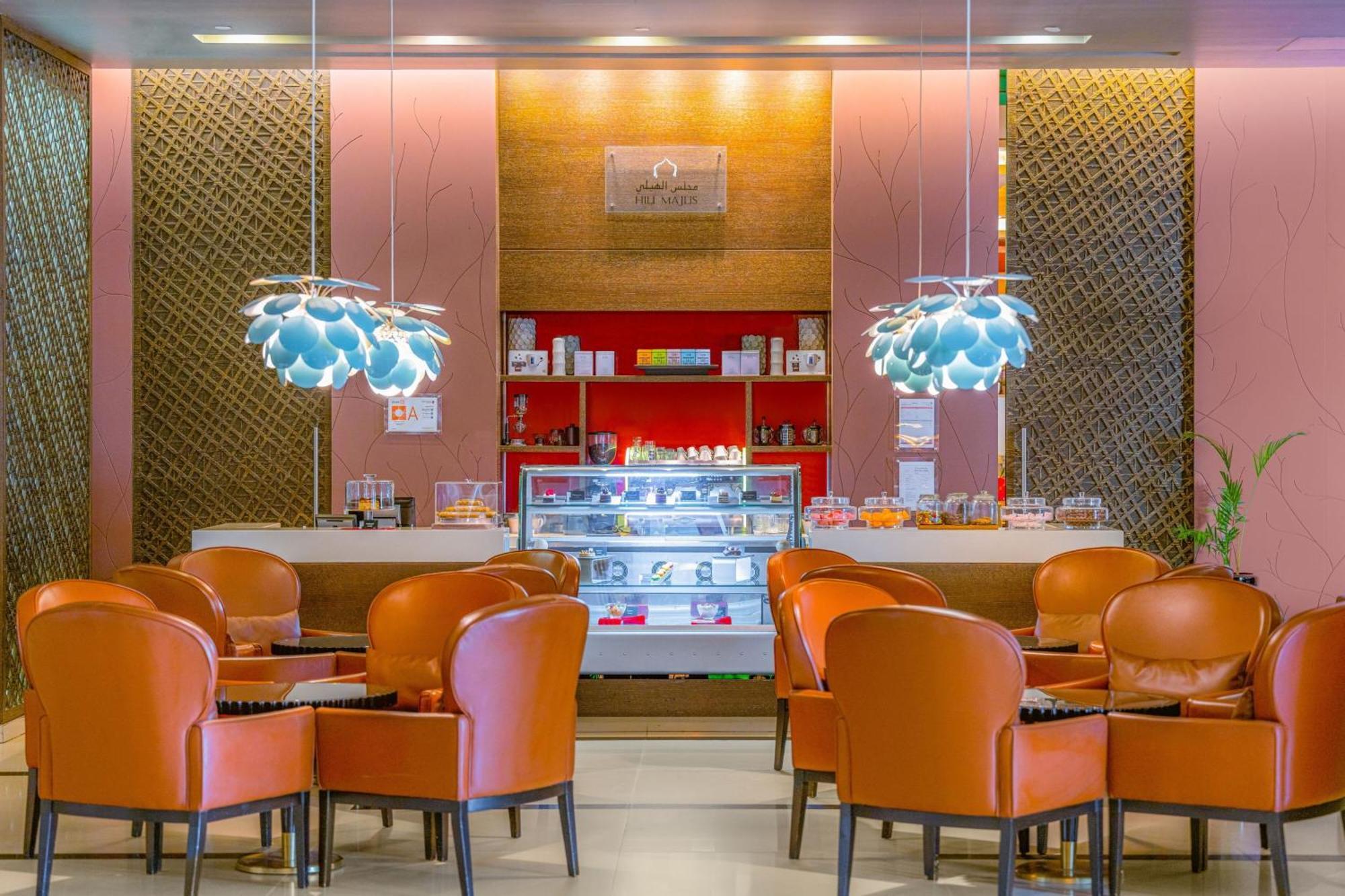 Four Points By Sheraton Al Ain Exterior foto The lounge at the airport